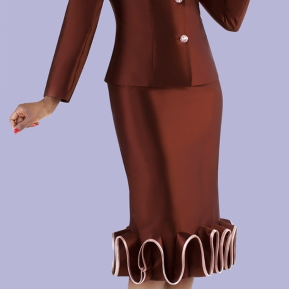 SOLD !!!Gorgeous Tally taylor suit - Picture 3 of 3